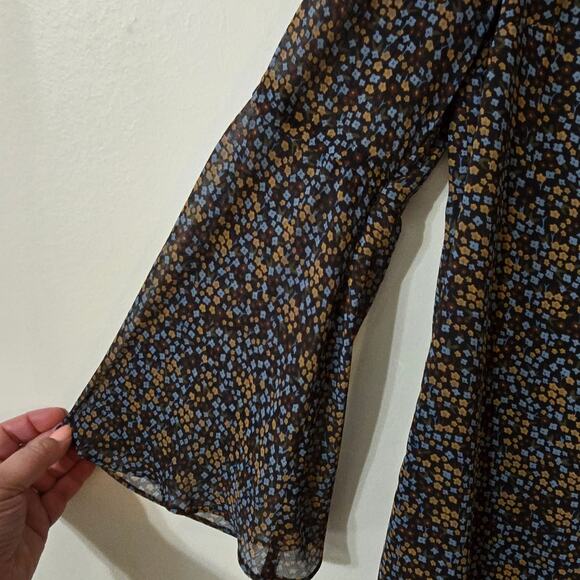 CAbi Poise Dress 3648 Flowers Floral Bell Sleeve Size M Medium - Picture 7 of 13